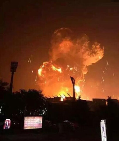 天津滨海新区一码头深夜突发爆炸 已致17人遇难