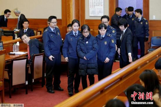 资料图：韩总统弹劾案第5次辩论，崔顺实现身作证。