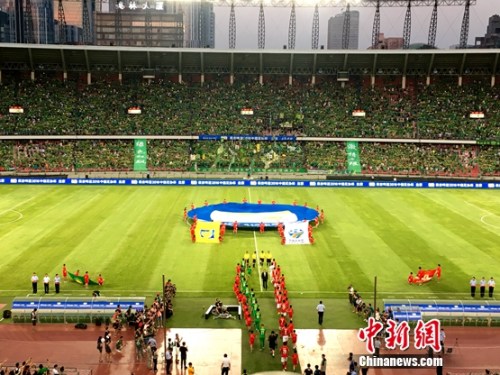 足协杯出局后，北京国安获得下赛季亚冠资格的难度很大。中新网记者王牧青摄。