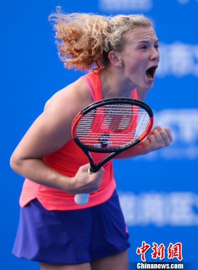 20岁捷克球手斯尼亚科娃深圳网球公开赛夺冠