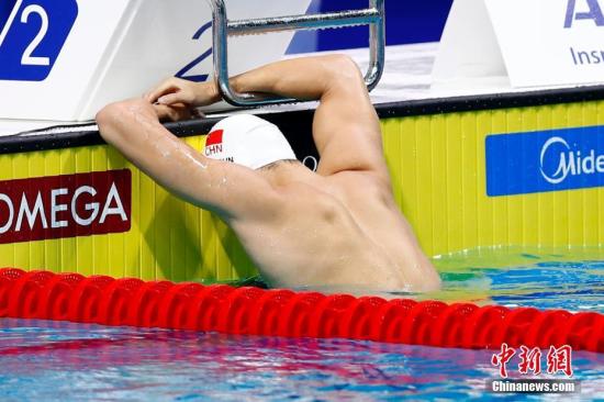 当地时间7月26日，2017国际泳联世锦赛男子800米自由泳决赛在布达佩斯举行，中国选手孙杨以7分48秒87位列第五，无缘奖牌。 中新社记者 富田 摄